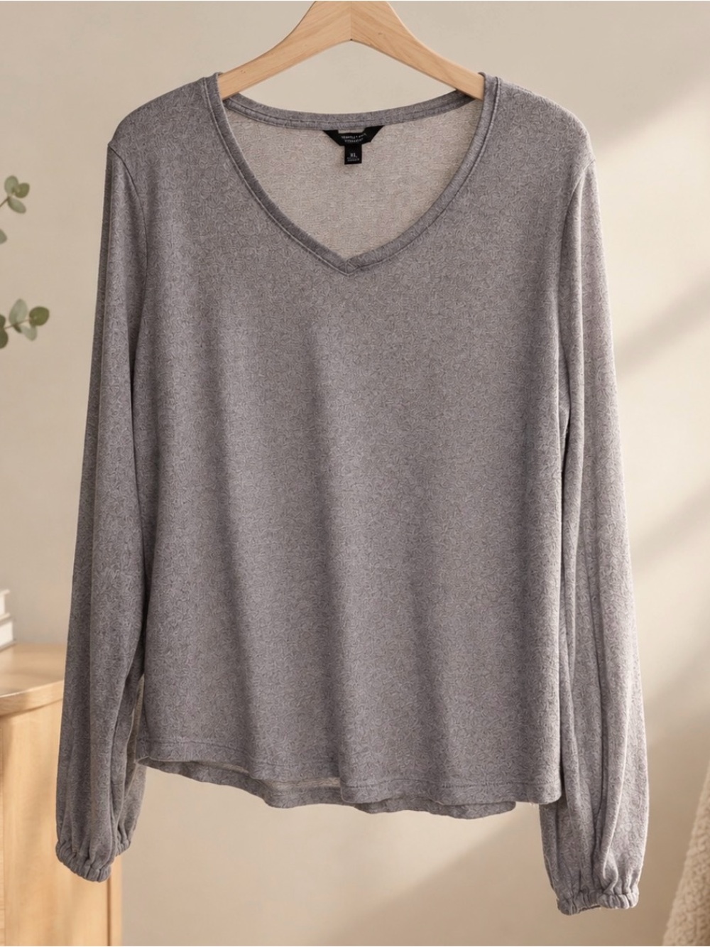Simply Vera Vera Wang Heather Gray V-Neck Long Sleeve Sweater